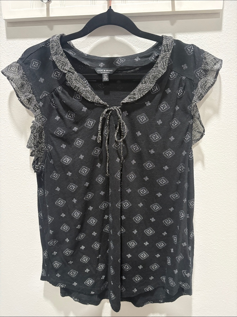 Lucky Brand Black & White Printed Tie-Front Ruffle Sleeve Top